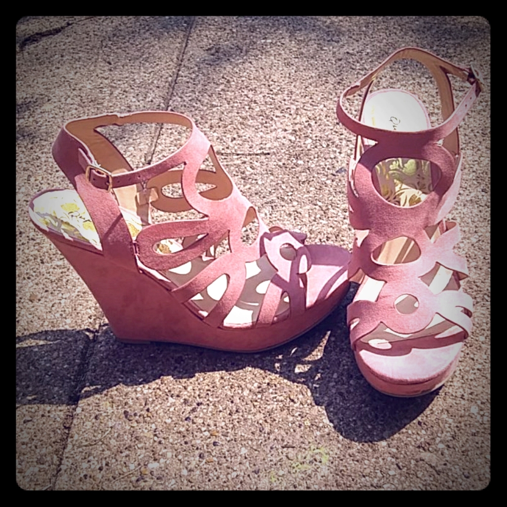 Qupid strappy wedges